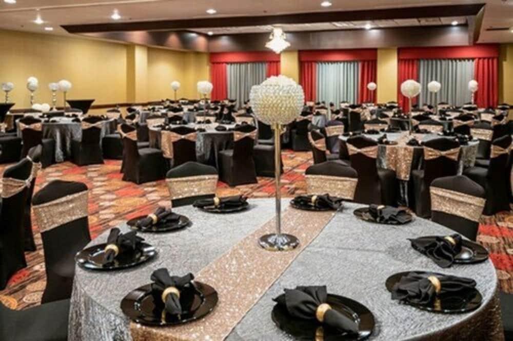 Mcm Elegante Hotel And Suites - Dallas Exterior photo
